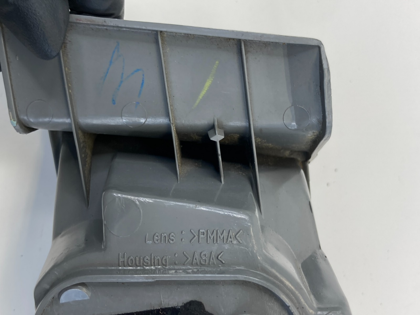 97-99 Toyota Camry Left Driver Side Tail Light Outer Taillight Assembly OEM