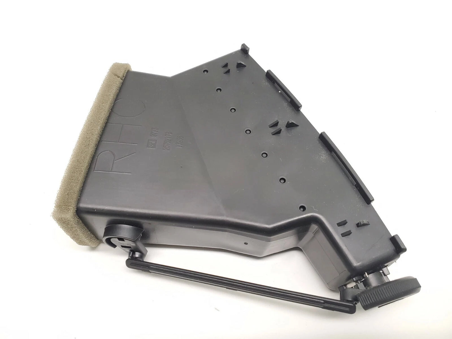 05-11 CADILLAC STS RIGHT PASSENGER CENTER DASH AC AIR VENT DUCT GRILL 25752178