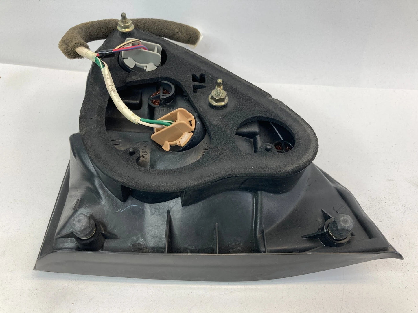 2001-2003 LEXUS RX300 REAR LEFT INNER TAIL LIGHT TAIL LIGHT LAMP ASSEMBLY OEM