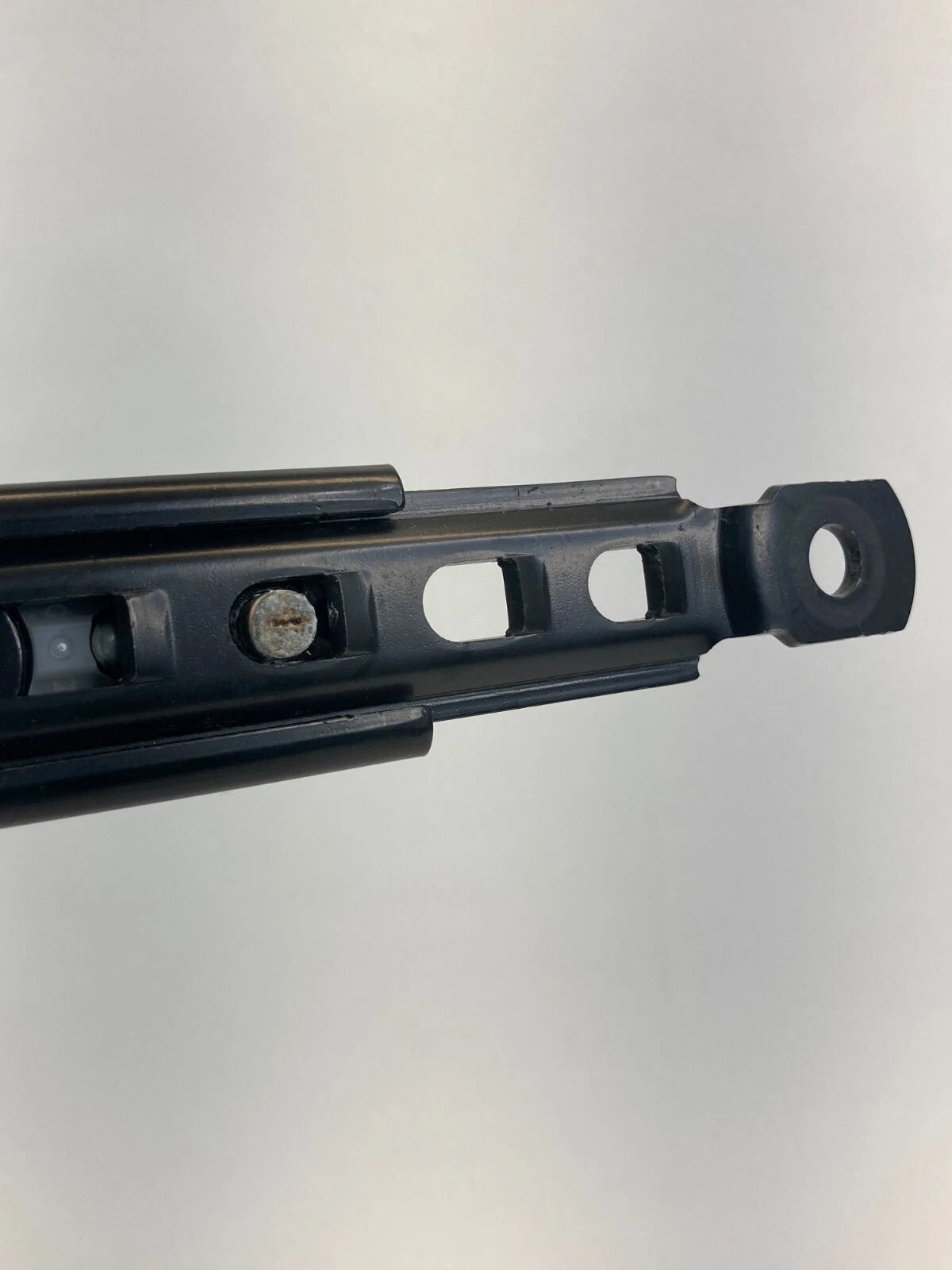 2007-2013 MITSUBISHI OUTLANDER FRONT RIGHT PASSENGER SEAT BELT HEIGHT ADJUSTER