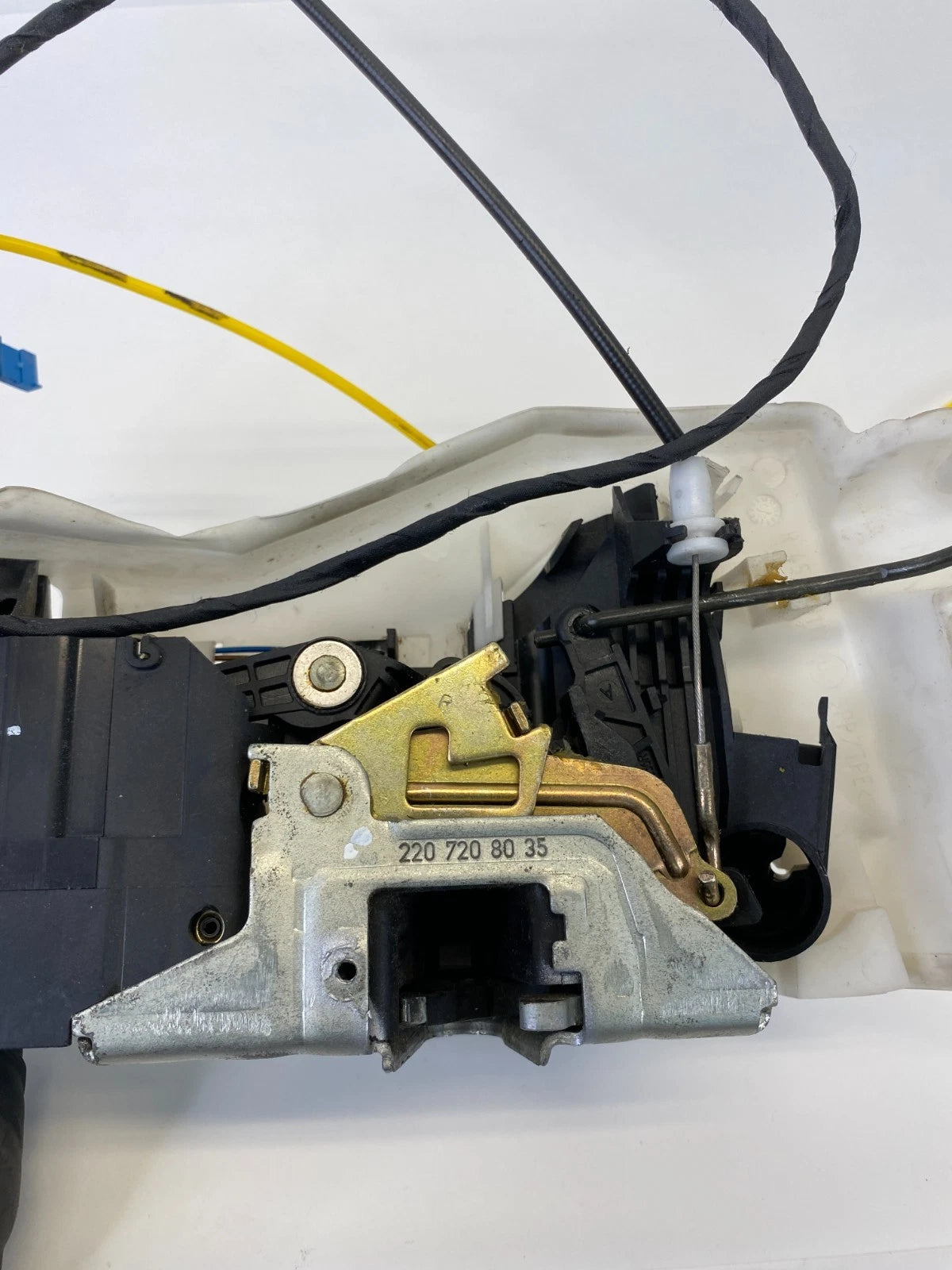 2000-2006 MERCEDES W220 S430 FRONT RIGHT DOOR LATCH ACTUATOR OEM 2207208035