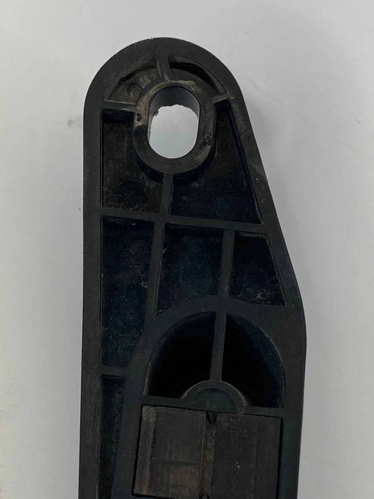 2000-2005 FORD EXCURSION REAR LEFT LIFTGATE WEDGE STOPPER OEM
