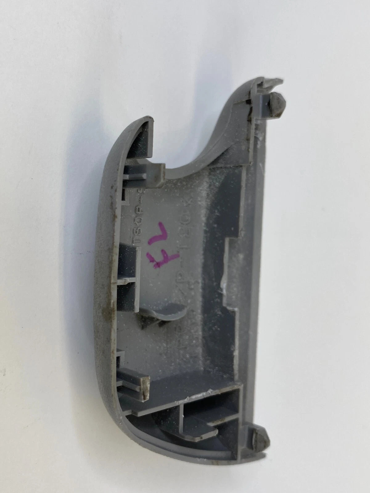 2004 2005 TOYOTA RAV4 FRONT LEFT SEAT BELT UPPER COVER TRIM CAP 14106TS0P5 OEM