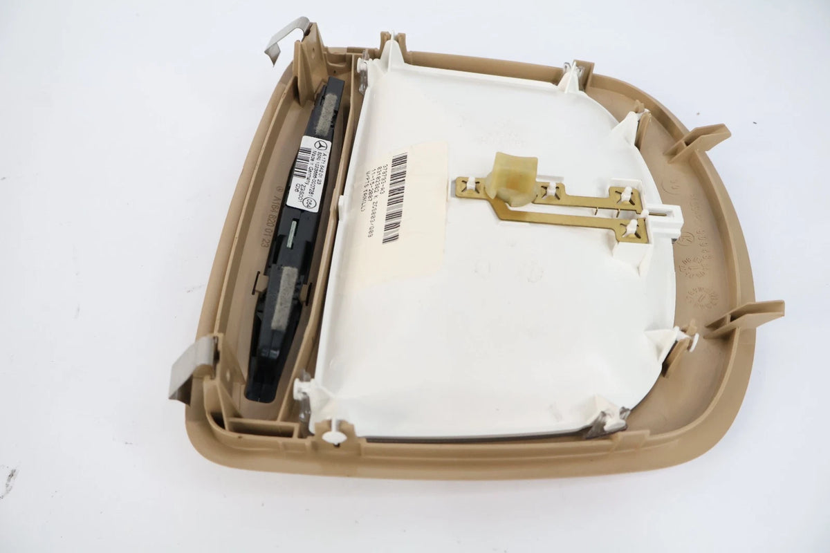 2006-2012 MERCEDES W251 R350 REAR ROOF OVERHEAD DOME LIGHT LAMP W PARKTRONIC OEM