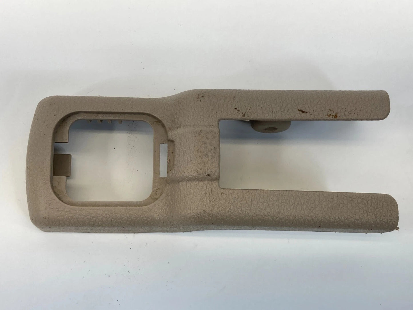 05 06 07 08 09 10 KIA SPORTAGE FRONT LEFT SIDE SEAT TRACK COVER TRIM CAP OEM