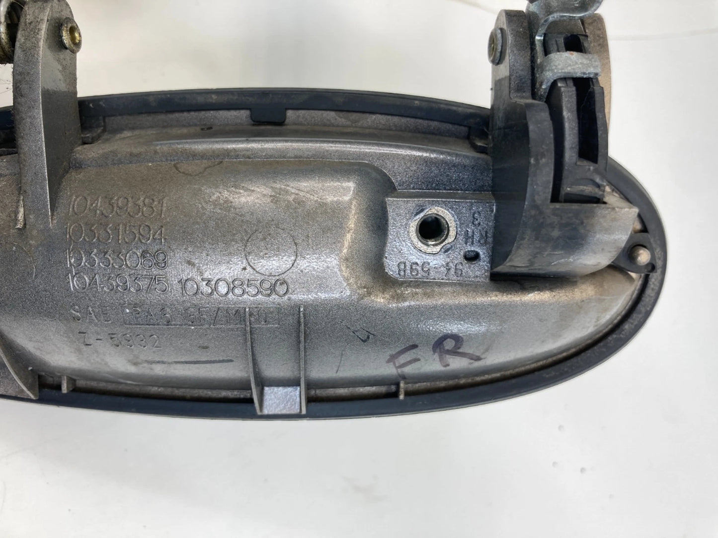 2004-2008 PONTIAC GRAND PRIX FRONT RIGHT EXTERIOR DOOR HANDLE ASSEMBLY 10308590