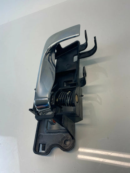 2003-2007 CADILLAC CTS FRONT RIGHT PASSENGER INTERIOR INNER DOOR HANDLE 2570788