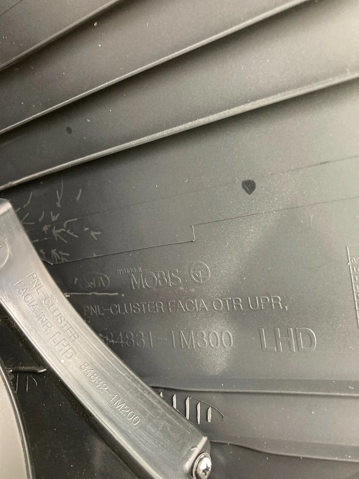 10-13 KIA FORTE SPEEDOMETER INSTRUMENT CLUSTER DASH BEZEL TRIM PANEL 84831-1M300