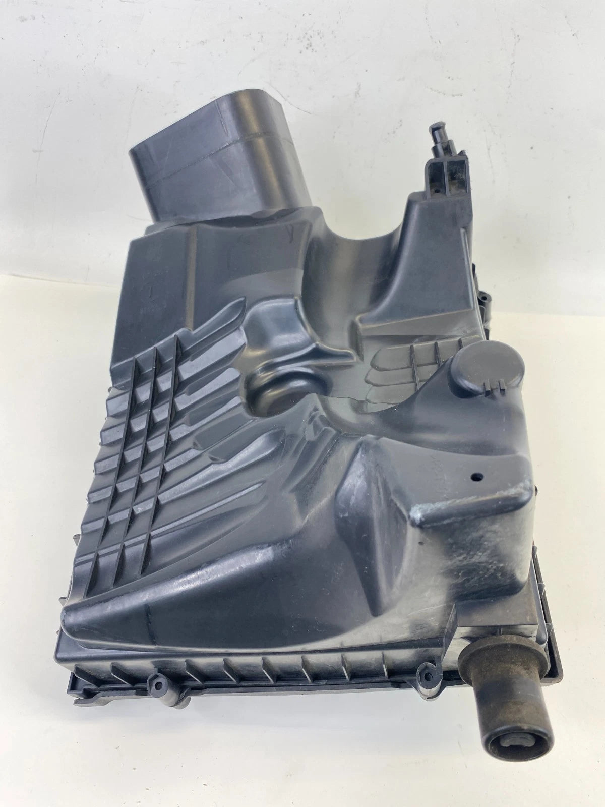 2011 2012 2013 BUICK REGAL 2.4L L4 AT AIR INTAKE CLEANER BOX HOUSING COVER OEM