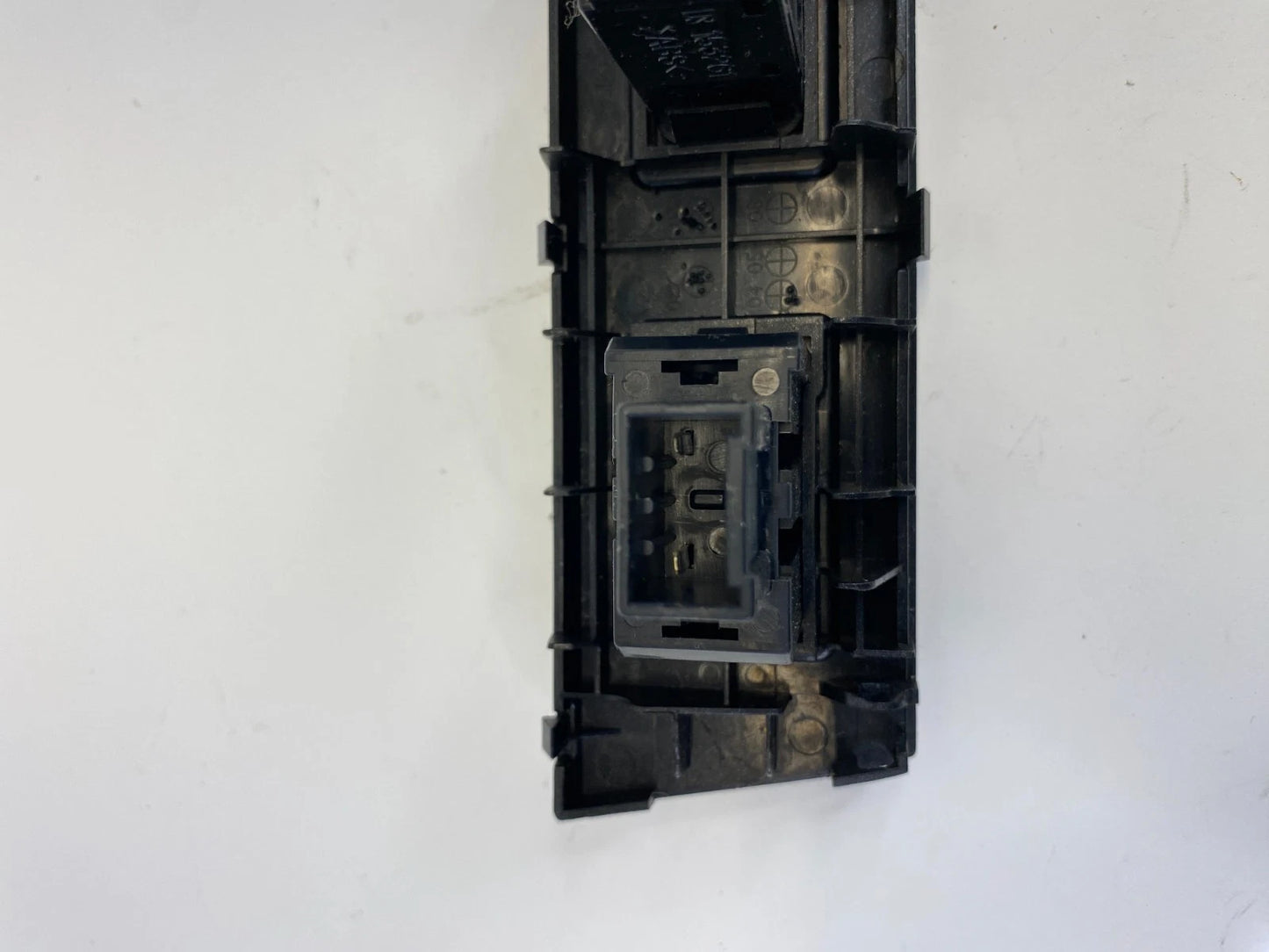 03 04 05 06 07 08 Pontiac Vibe Power Outlet 115V / 100W Plug Silver Trim OEM