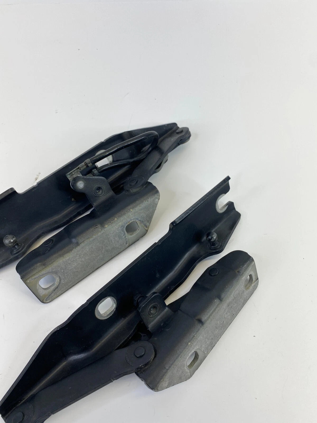 2004-2007 BMW 525I 530I FRONT HOOD BONNET HINGE BRACKET PAIR SET OEM