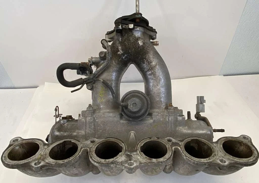 98 99 00 01 02 03 04 05 LEXUS GS300 3.0L V6 UPPER INTAKE MANIFOLD ASSEMBLY OEM