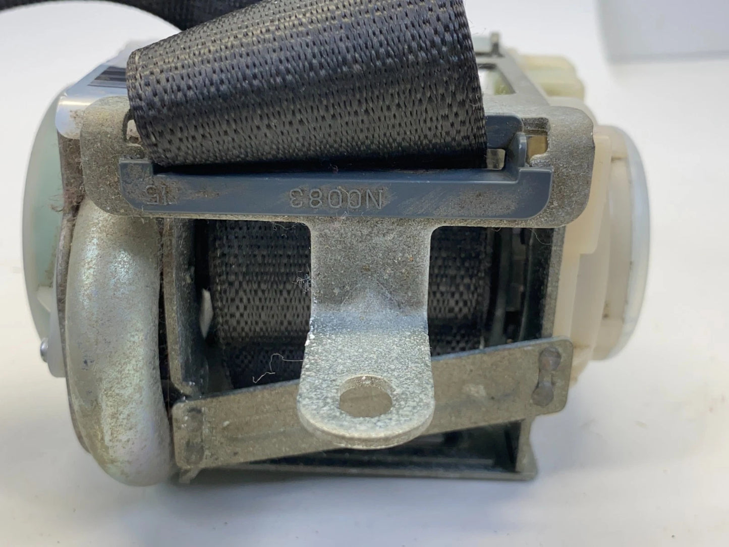 2006-2011 CHEVROLET HHR PASSENGER FRONT RIGHT SEAT BELT RETRACTOR OEM 25787977