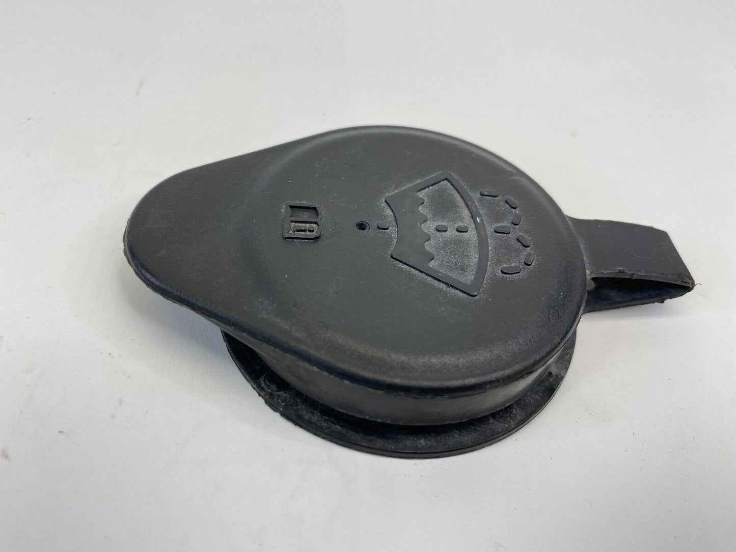 05-09 Chevrolet Equinox Windshield Wiper Washer Fluid Reservoir Tank Bottle Cap