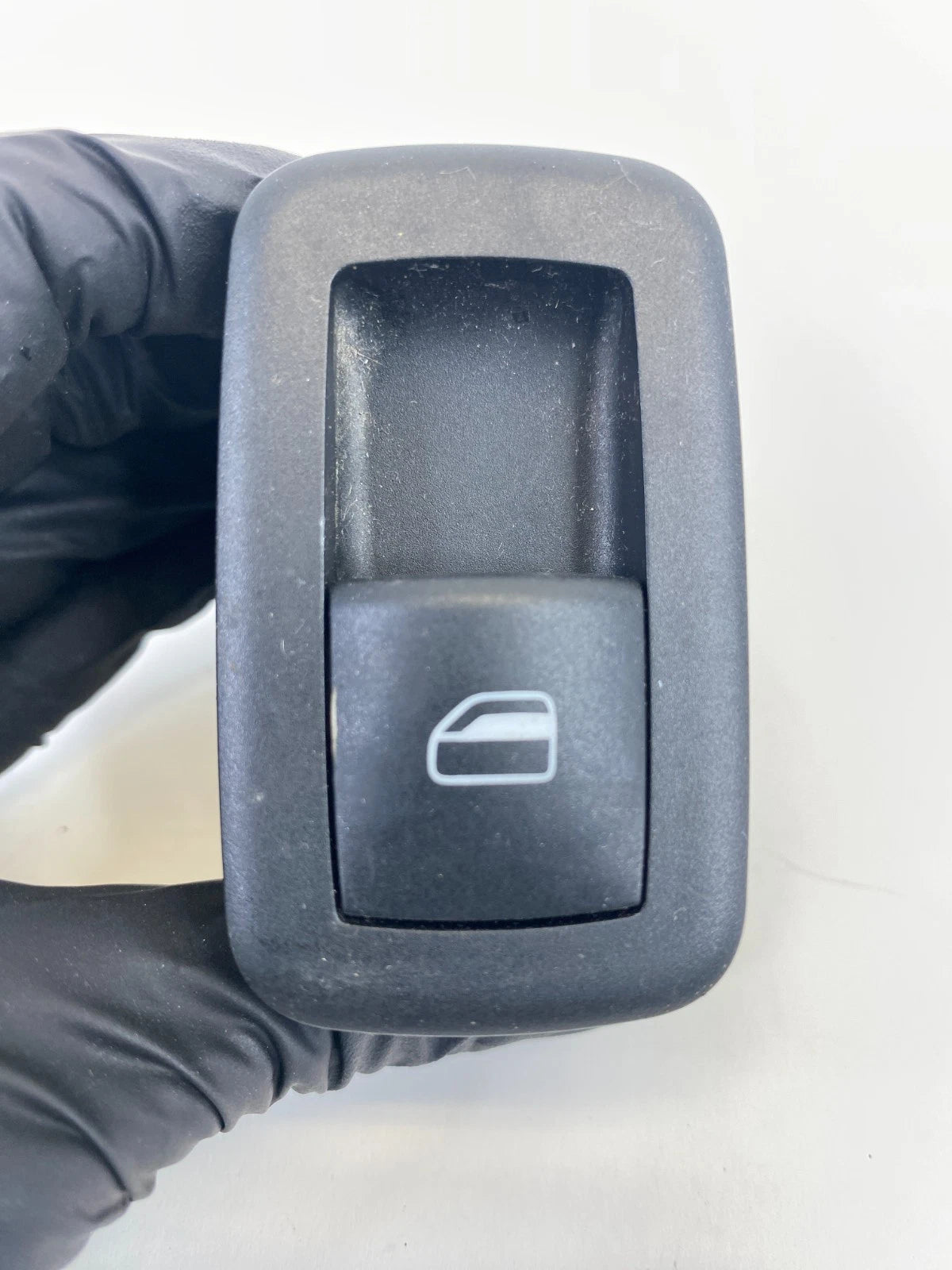 15-17 Chrysler 200 Rear Right Side Power Window Control Switch 68214156AA OEM