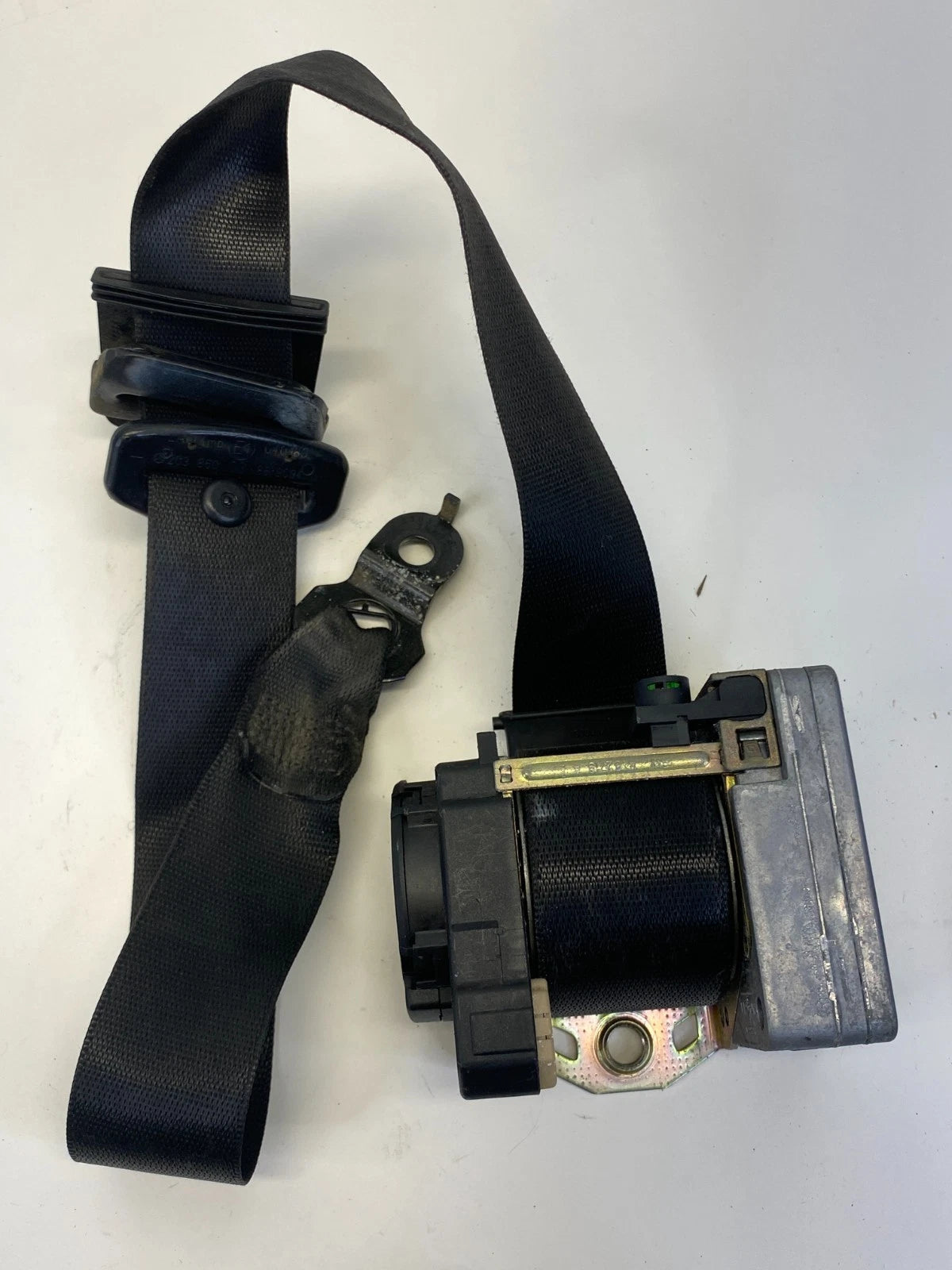 2001-2005 MERCEDES W203 C240 FRONT LEFT SIDE SEAT BELT RETRACTOR A201-868-02-22