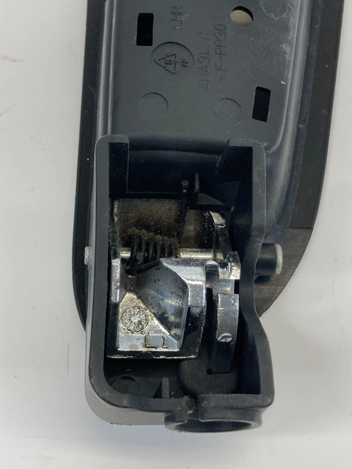 2007-2016 GMC ACADIA REAR LEFT SIDE INNER INTERIOR DOOR HANDLE ANA91275 OEM