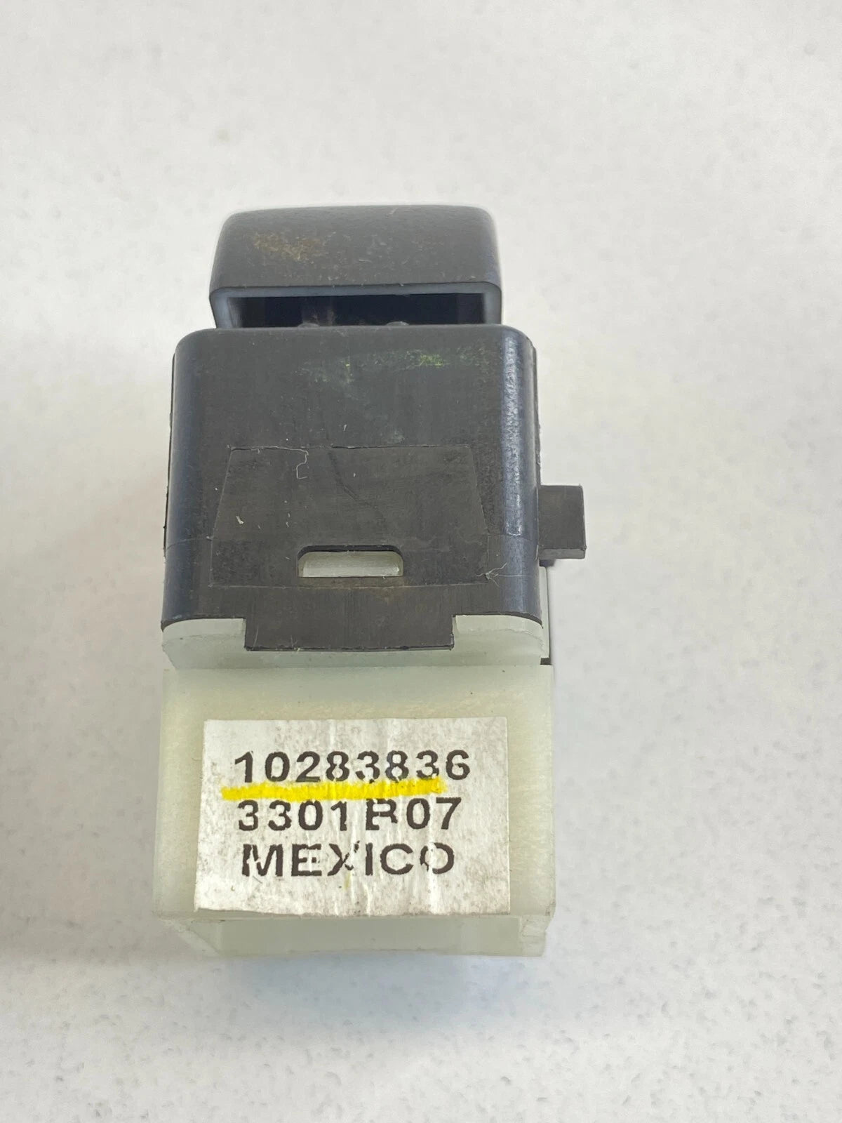 2000-2005 CHEVROLET IMPALA REAR LEFT SIDE DOOR POWER WINDOW SWITCH OEM