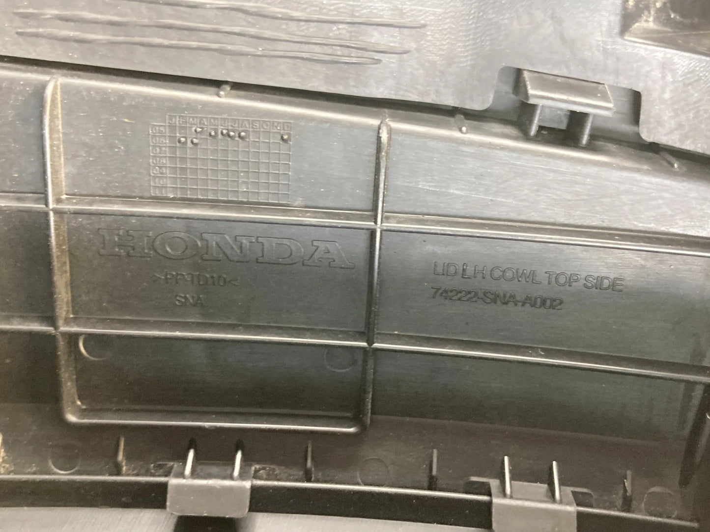 06-11 Honda Civic Sedan Front Left Windshield Cowl End Cap Cover 74222-SNA-A002