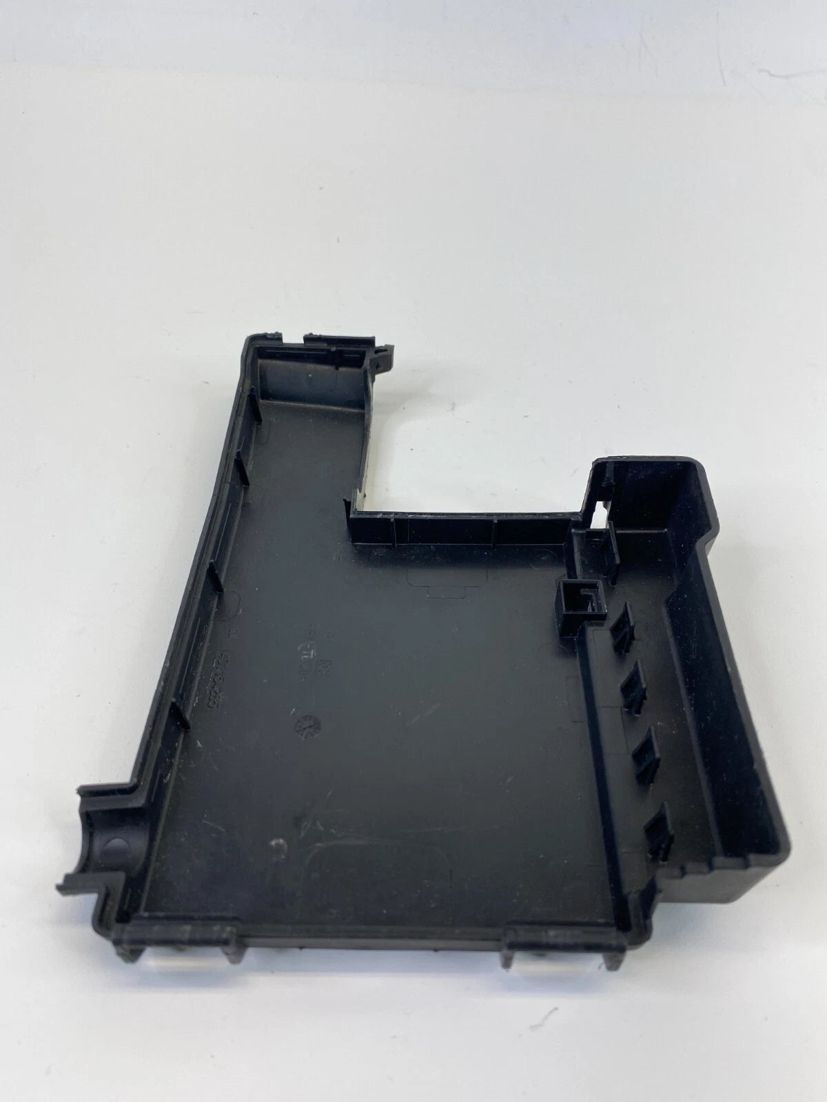 11-15 CHEVY CRUZE POSITIVE BATTERY TERMINAL FUSE BOX COVER PANEL TRIM 401154265