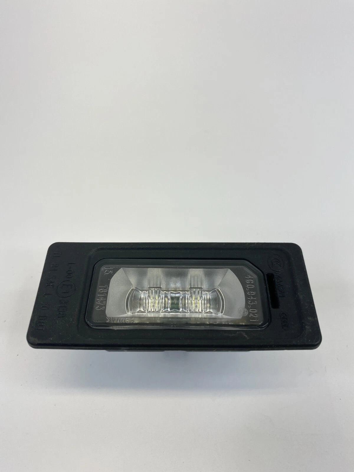 2013-2017 AUDI A4 QUATTRO REAR TRUNK LICENSE PLATE LIGHT LAMP 4G0-943-021 OEM