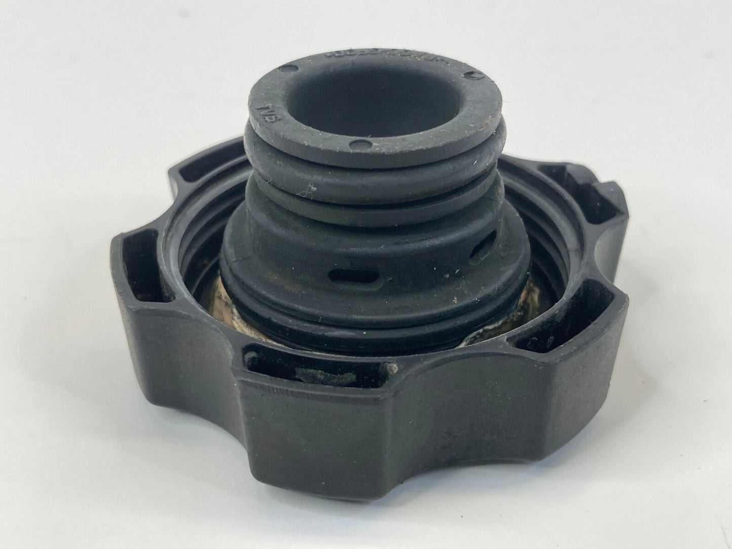 2011-2019 CHEVROLET CRUZE 1.8L RADIATOR COOLANT SURGE RESERVOIR TANK CAP LID OEM