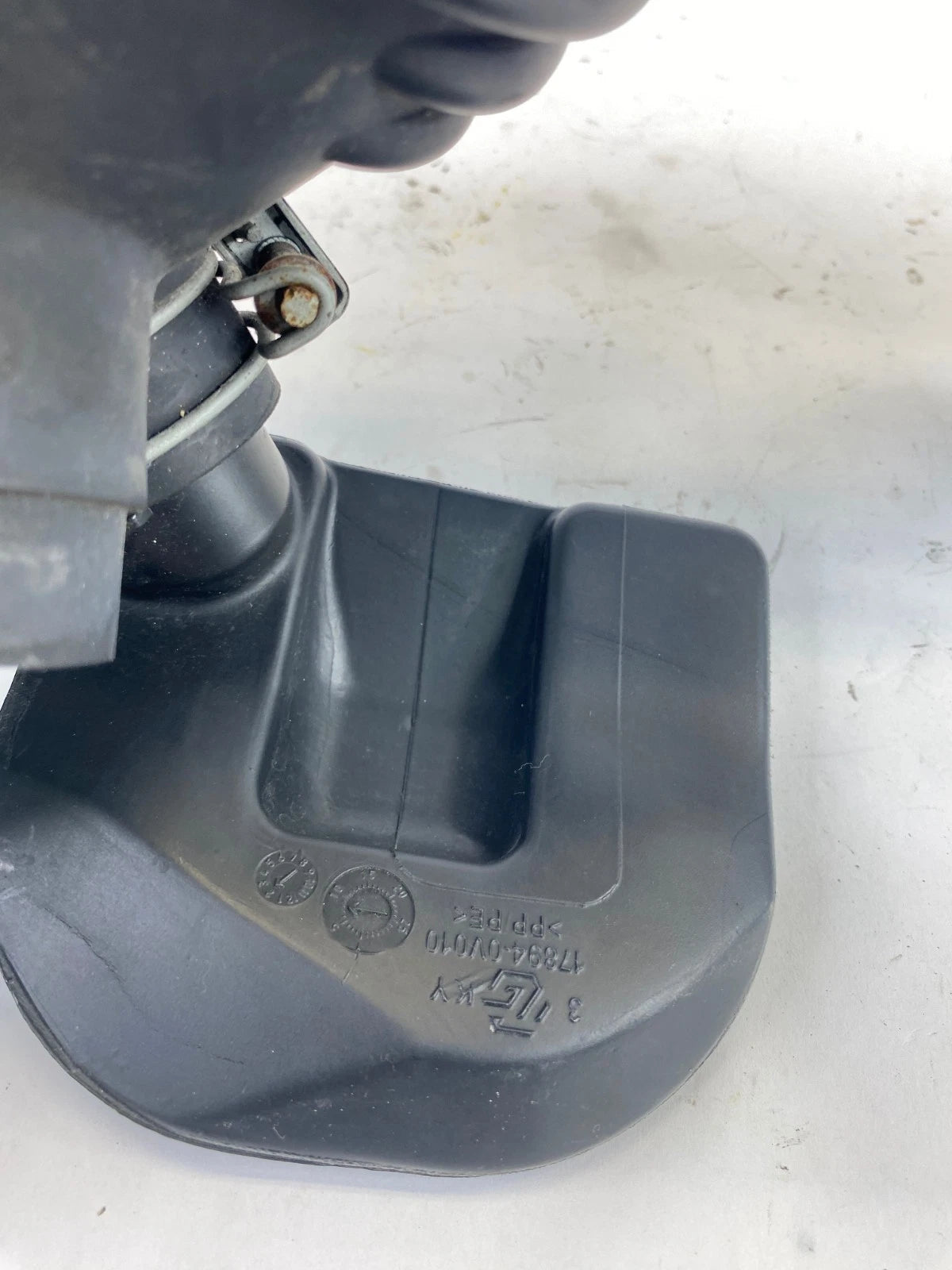 2009-2015 TOYOTA VENZA AIR INTAKE HOSE TUBE SLEEVE FRONT OEM FACTORY 17880-0V010