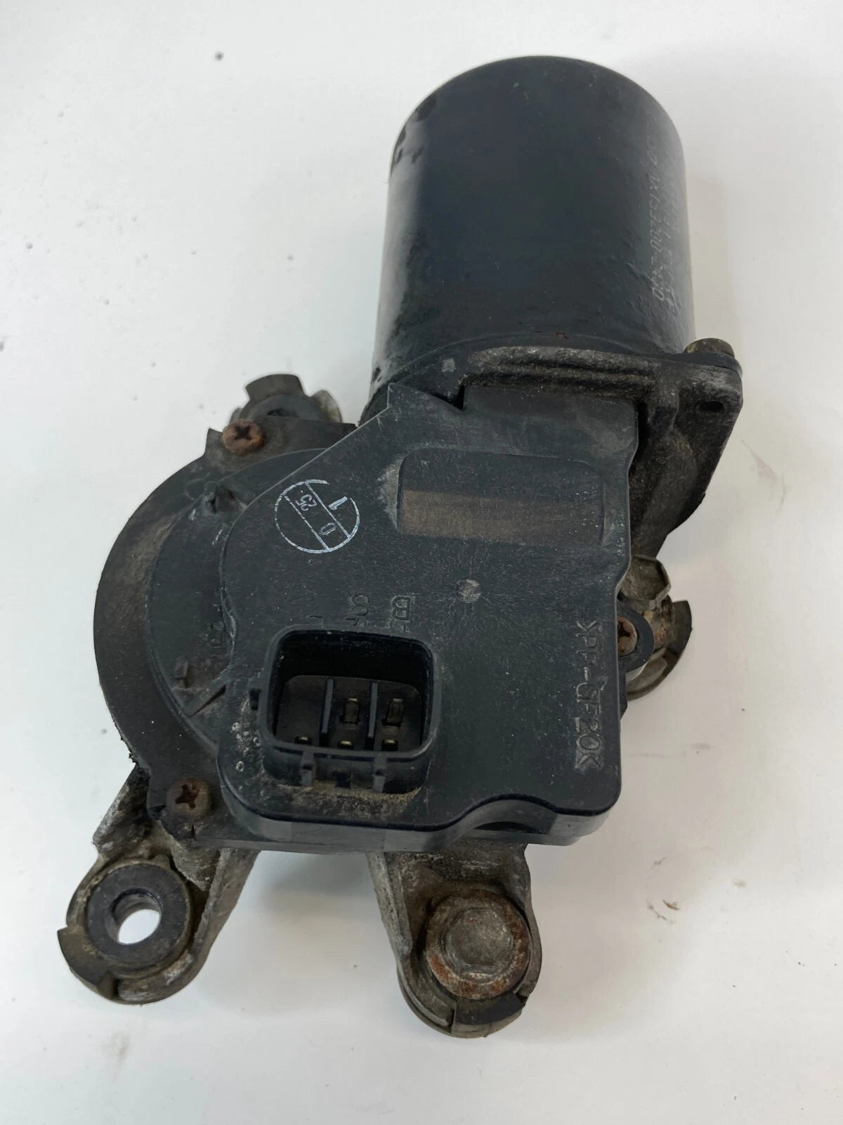 1998-2002 TOYOTA COROLLA FRONT WINDSHIELD WIPER MOTOR ASSEMBLY OEM 85110-02040