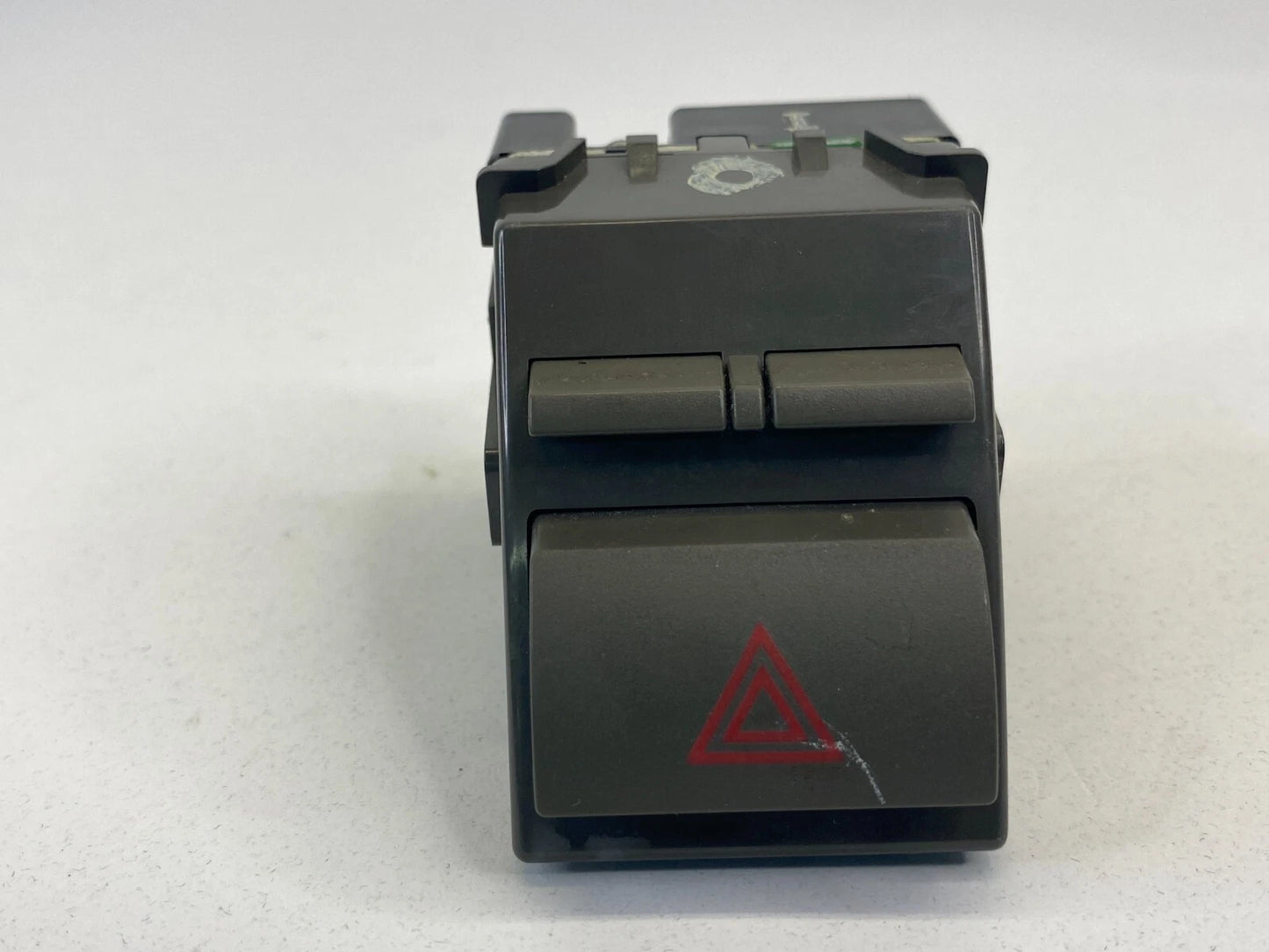 07-11 TOYOTA CAMRY CENTER DASH EMERGENCY HAZARD WARNING SWITCH 84332-06100 OEM