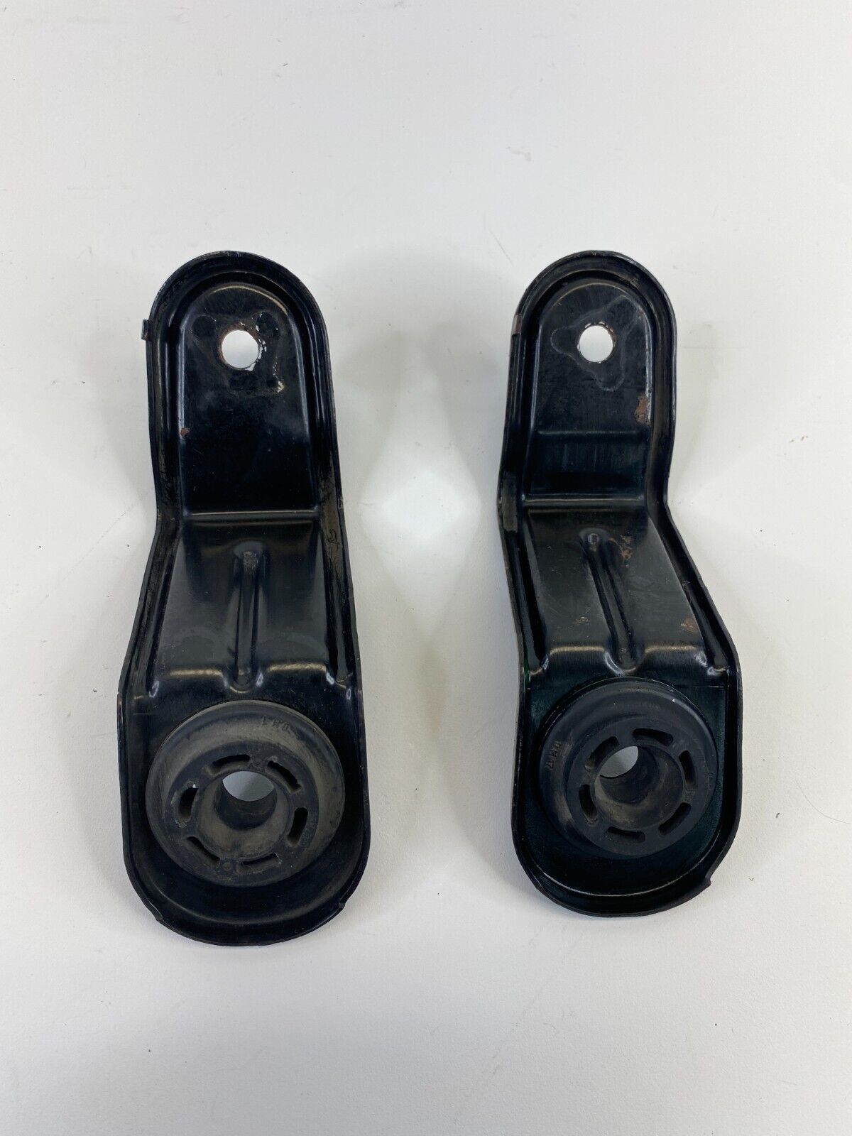 12-15 Chevy Captiva Sport Radiator Bracket Mount Support Pair Set 96887037 OEM