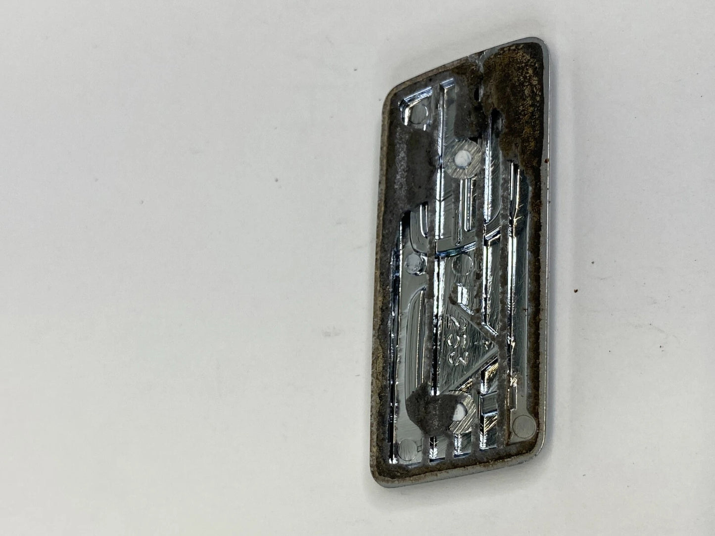 2009-2013 TOYOTA COROLLA LE REAR EMBLEM TRUNK LOGO BADGE NAMEPLATE LUGGAGE OEM