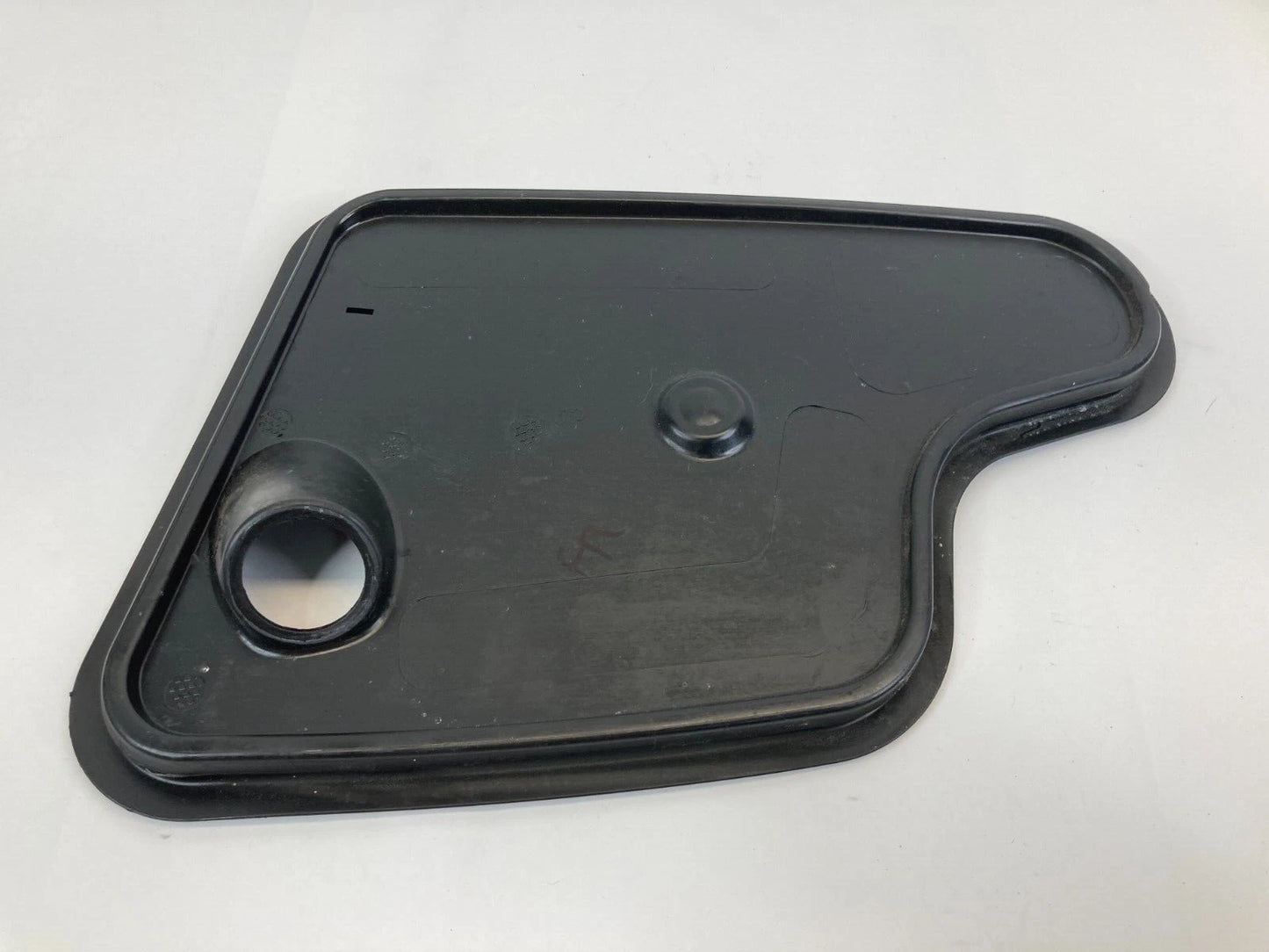 11-18 VOLKSWAGEN JETTA SEDAN FRONT RIGHT DOOR CHECK COVER TRIM 5C6-837-916-B