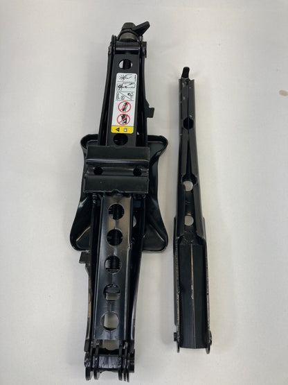 08-12 Caliber 07-17 Compass Patriot Emergency Scissor Jack & Tool Lug 05105920AD