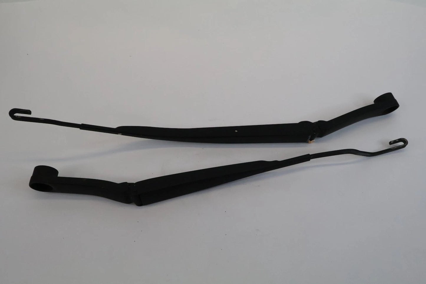 2010-2013 KIA SOUL FRONT WINDSHIELD WIPER ARMS DRIVER PASSENGER PAIR SET OEM