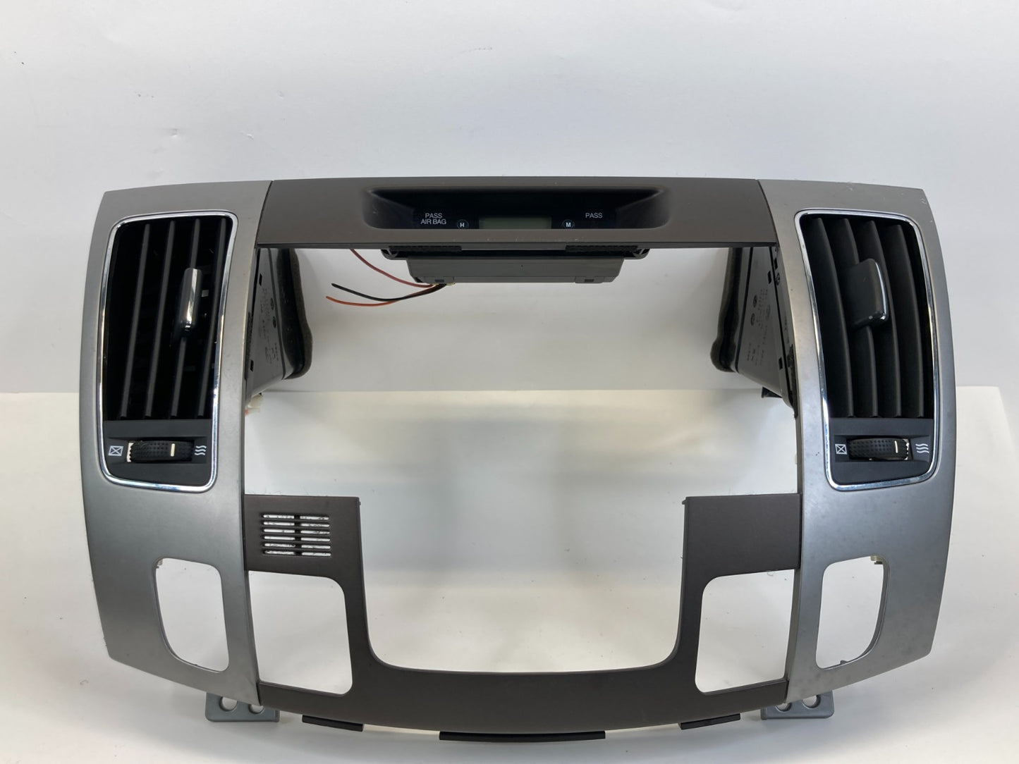 2009 2010 Hyundai Sonata Center Dash Radio Bezel W/ Air Vent Grille Duct OEM