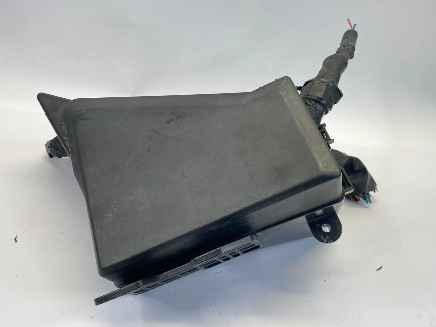 2010 SUBARU OUTBACK 2.5L H4 A/T ENGINE COMPARTMENT FUSE BOX RELAY JUNCTION BLOCK