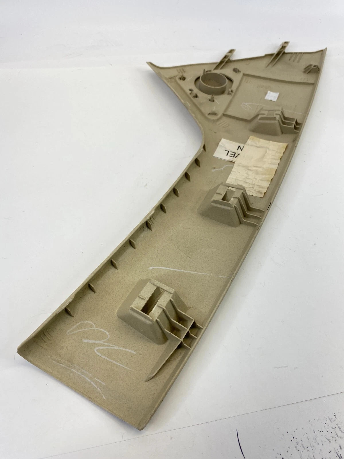 98-10 VOLKSWAGEN NEW BEETLE LEFT DRIVER SIDE A PILLAR COVER TRIM 1C0-867-233Q