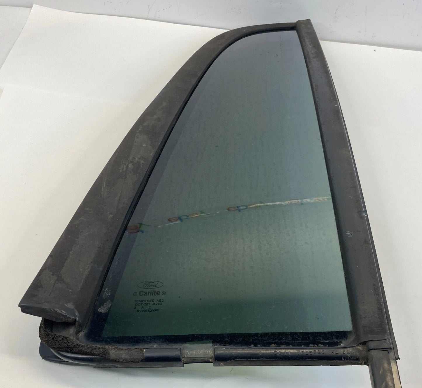 2003 04 05 2006 LINCOLN NAVIGATOR REAR RIGHT BACK DOOR SIDE VENT WINDOW GLASS