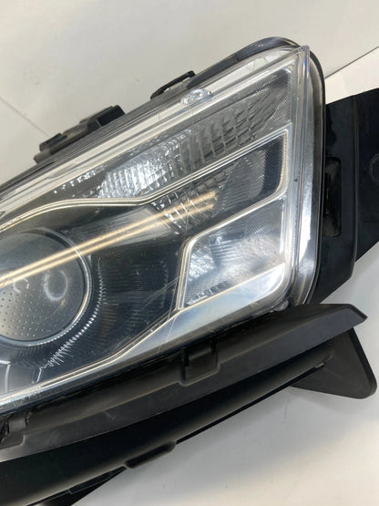 2016-2019 Ford Police Interceptor Sedan Right Headlight Headlamp Halogen OEM