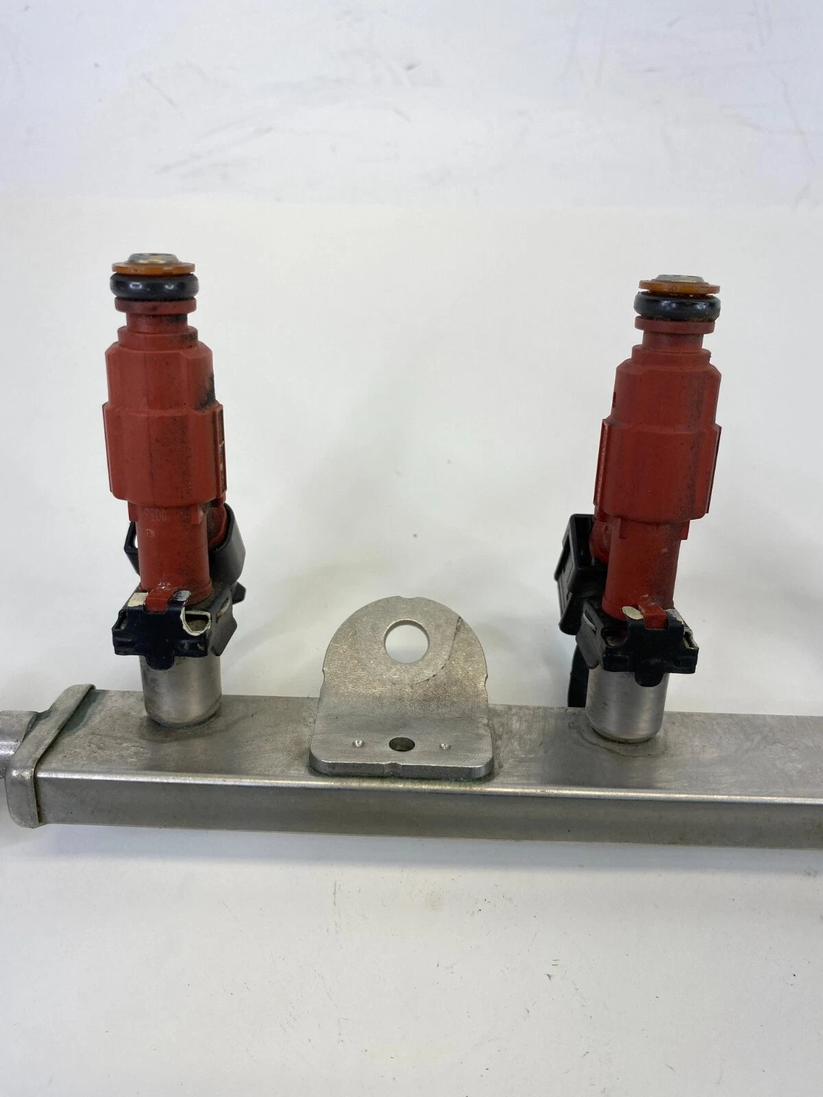 2014-2016 KIA FORTE 1.8L ENGINE FUEL RAIL INJECTION INJECTORS ASSY 41030485A OEM