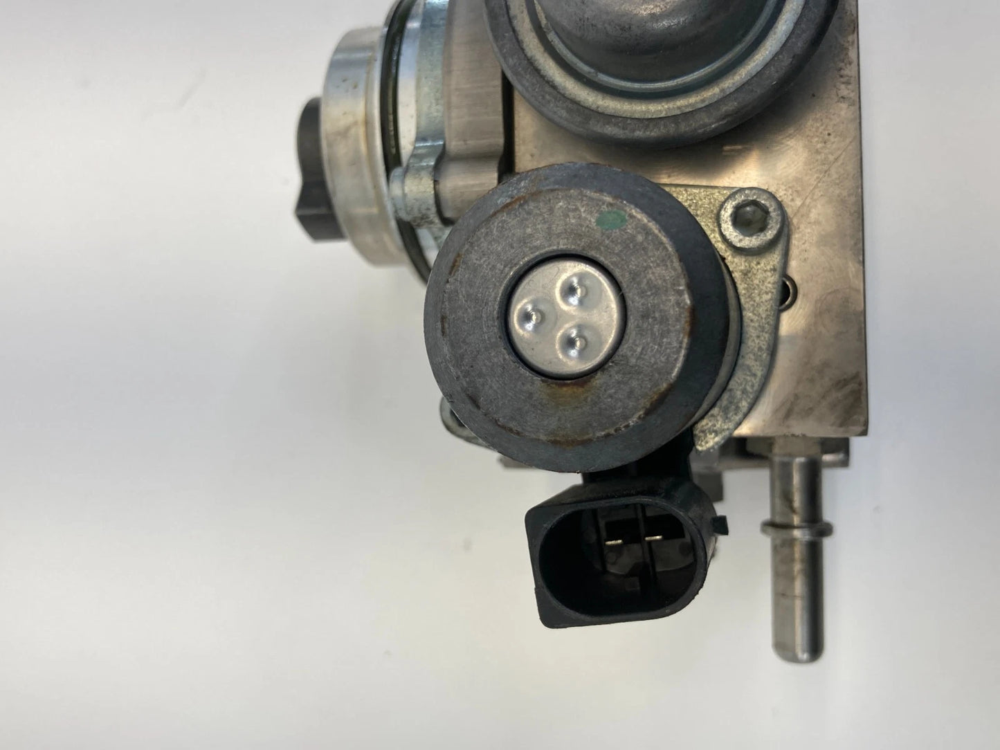 2007-2012 MINI COOPER S 1.6L HIGH PRESSURE FUEL PUMP INJECTION OEM