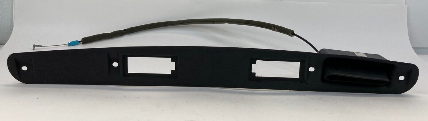 2009 2010 09 10 Dodge Journey Rear Trunk Lid License Lamp Light Molding Bezel