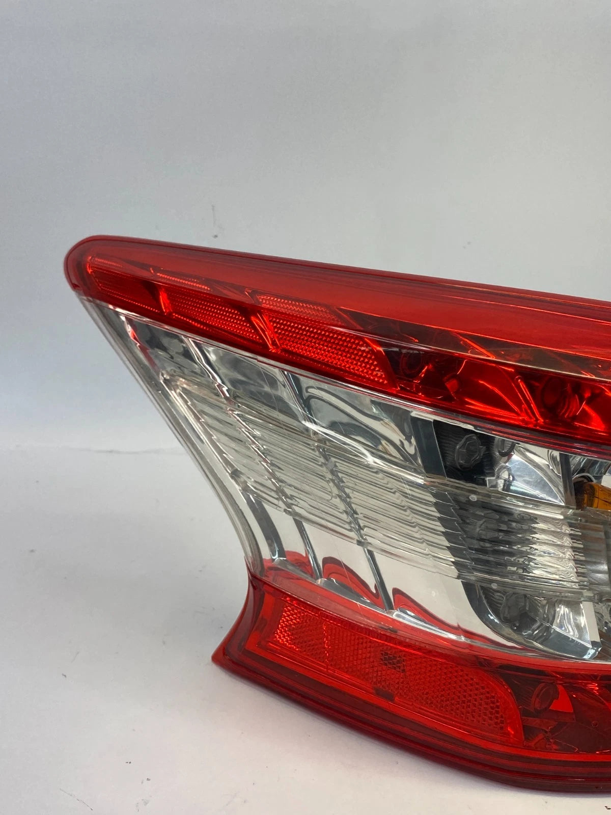 2013-2015 NISSAN SENTRA LEFT DRIVER OUTER TAILLIGHT TAIL LAMP 265553SG0A OEM