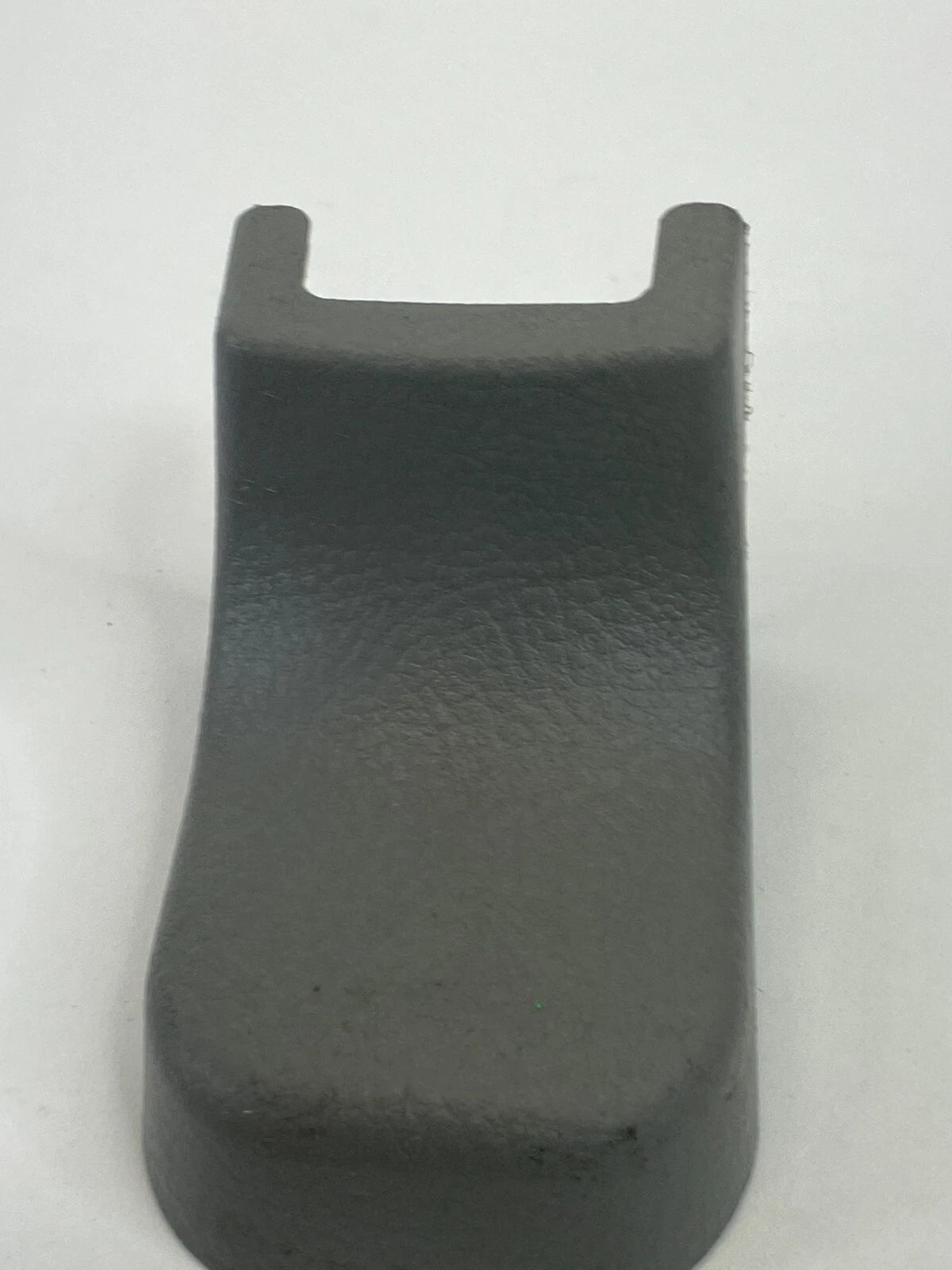 2007-2012 HYUNDAI SANTA FE FRONT SEAT RAIL TRACK END TRIM COVER OEM 88098-2B000