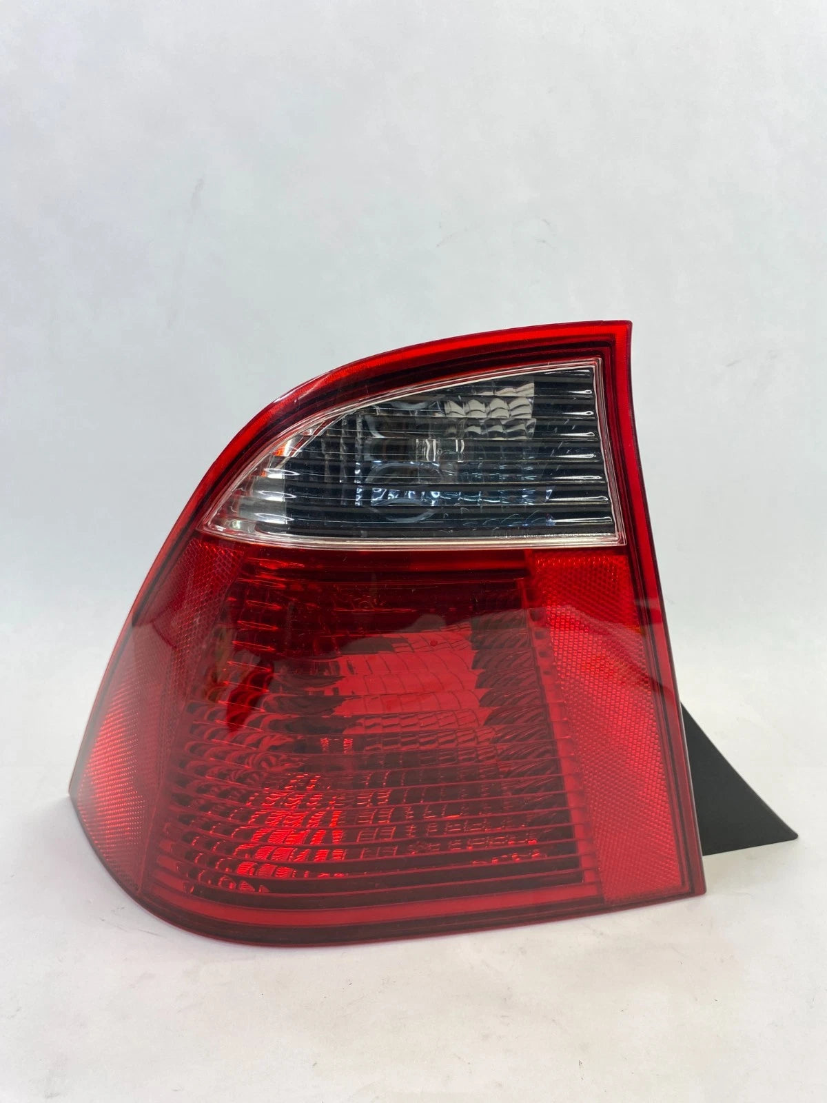 2005-2007 FORD FOCUS SEDAN LEFT DRIVER SIDE TAIL LIGHT LAMP ASSEMBLY OEM