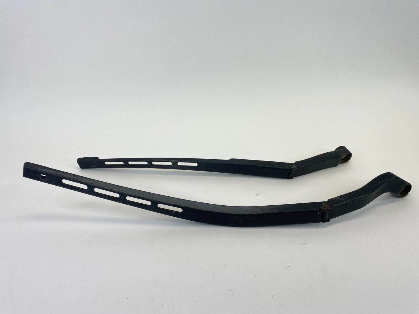 2010-2017 CHEVROLET EQUINOX FRONT RIGHT & LEFT WINDSHIELD WIPER ARM SET