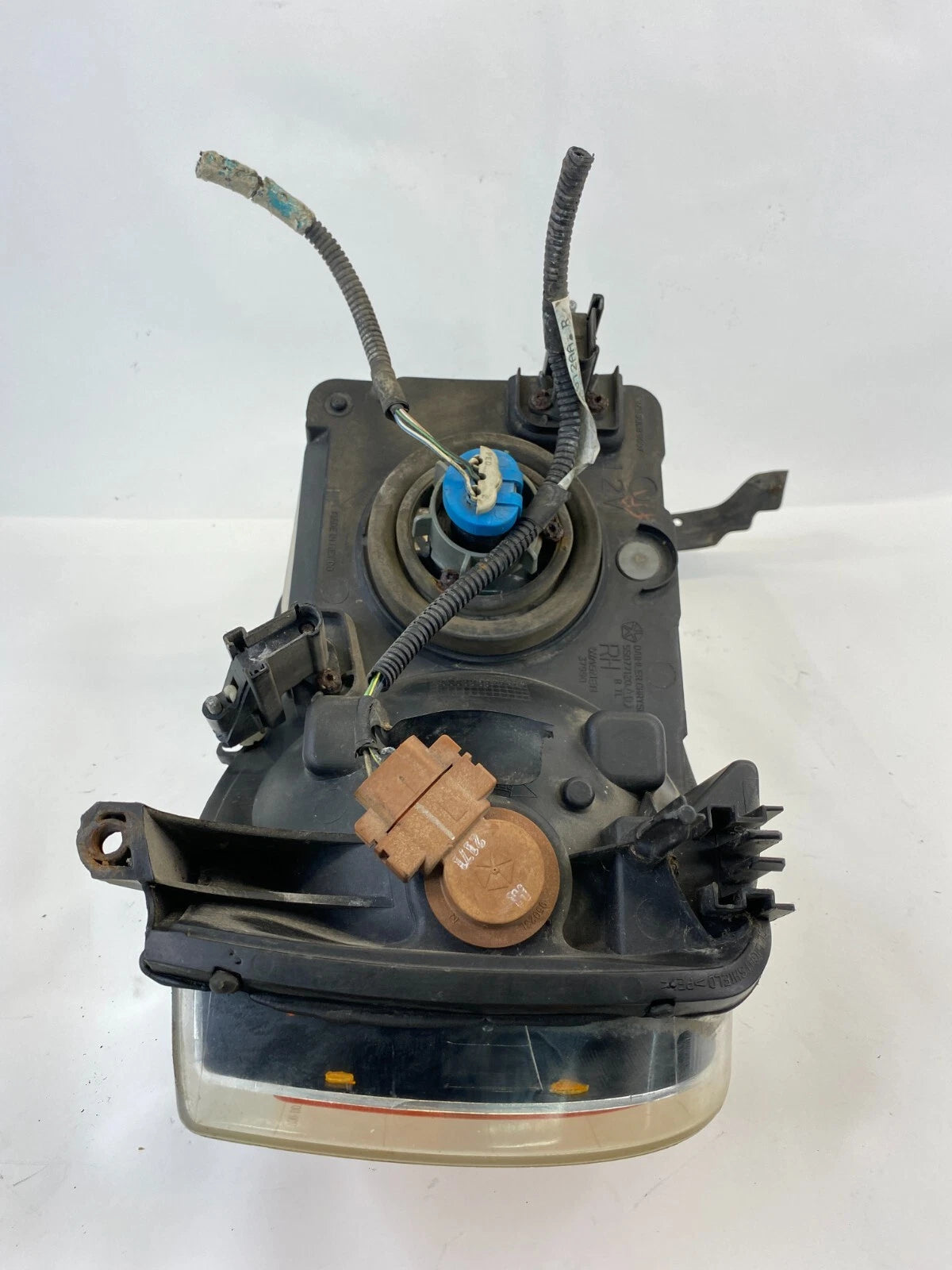 2003-2005 DODGE RAM 2500 RIGHT PASSENGER SIDE HEAD LIGHT LAMP 55077121AD OEM