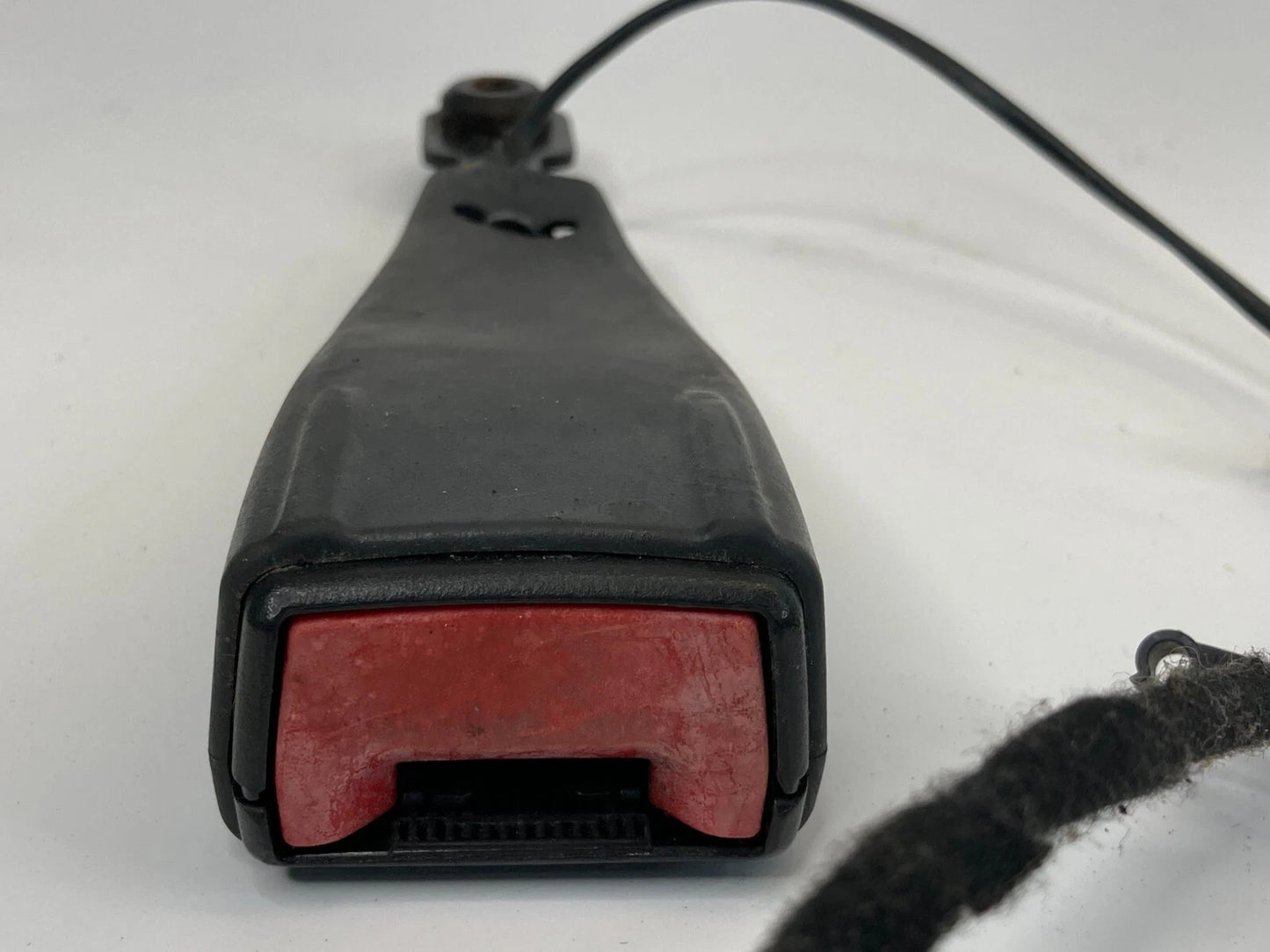 11-16 CHEVY CRUZE FRONT RIGHT PASSENGER SIDE SEAT BELT BUCKLE RECEIVER 618680800