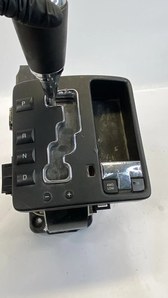 08 09 COMMANDER 08-10 GRAND CHEROKEE 4.7 4WD AUTOMATIC TRANS SHIFTER 52124691AD