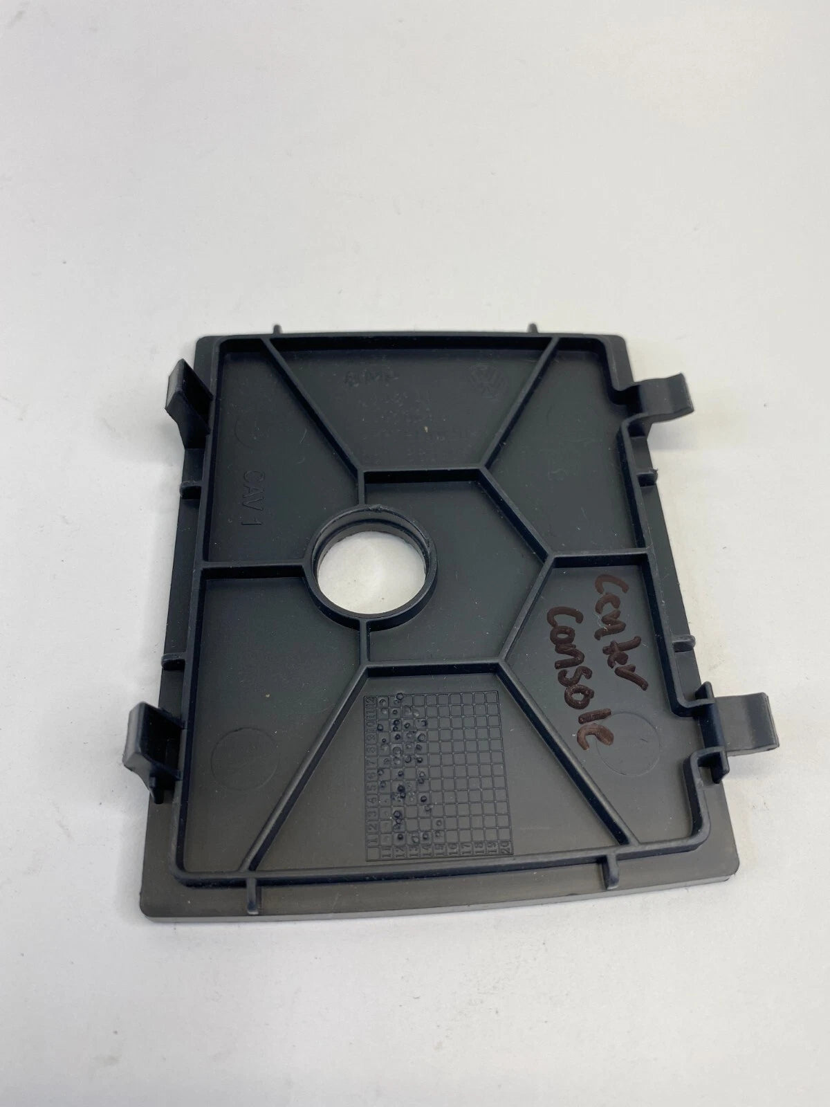 2012-2019 VOLKSWAGEN PASSAT REAR CENTER CONBSOLE TRIMN BRACKET COVER 561863080